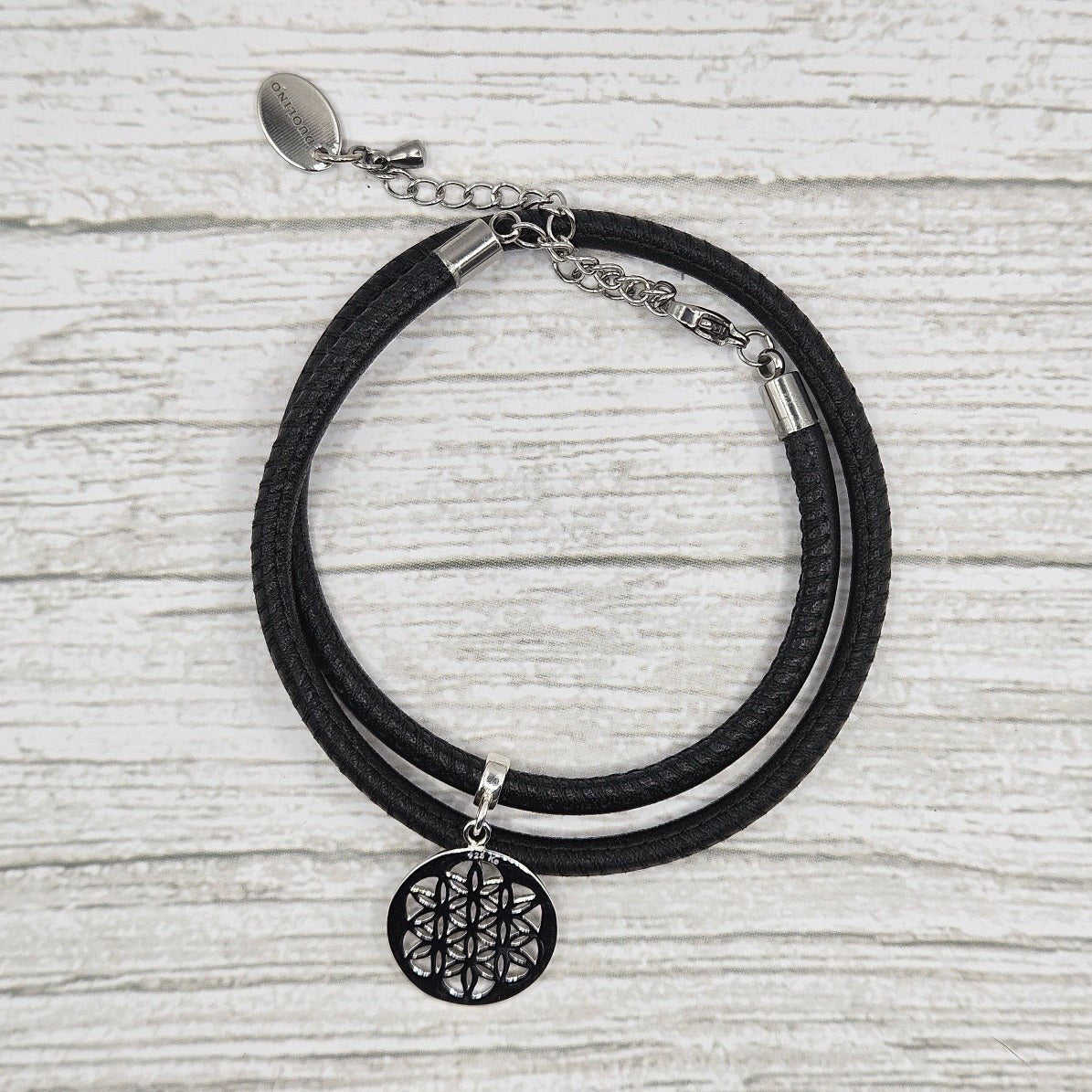 Zweireihiges Lederarmband Dorin in Elegantem Schwarz - Duolino Design