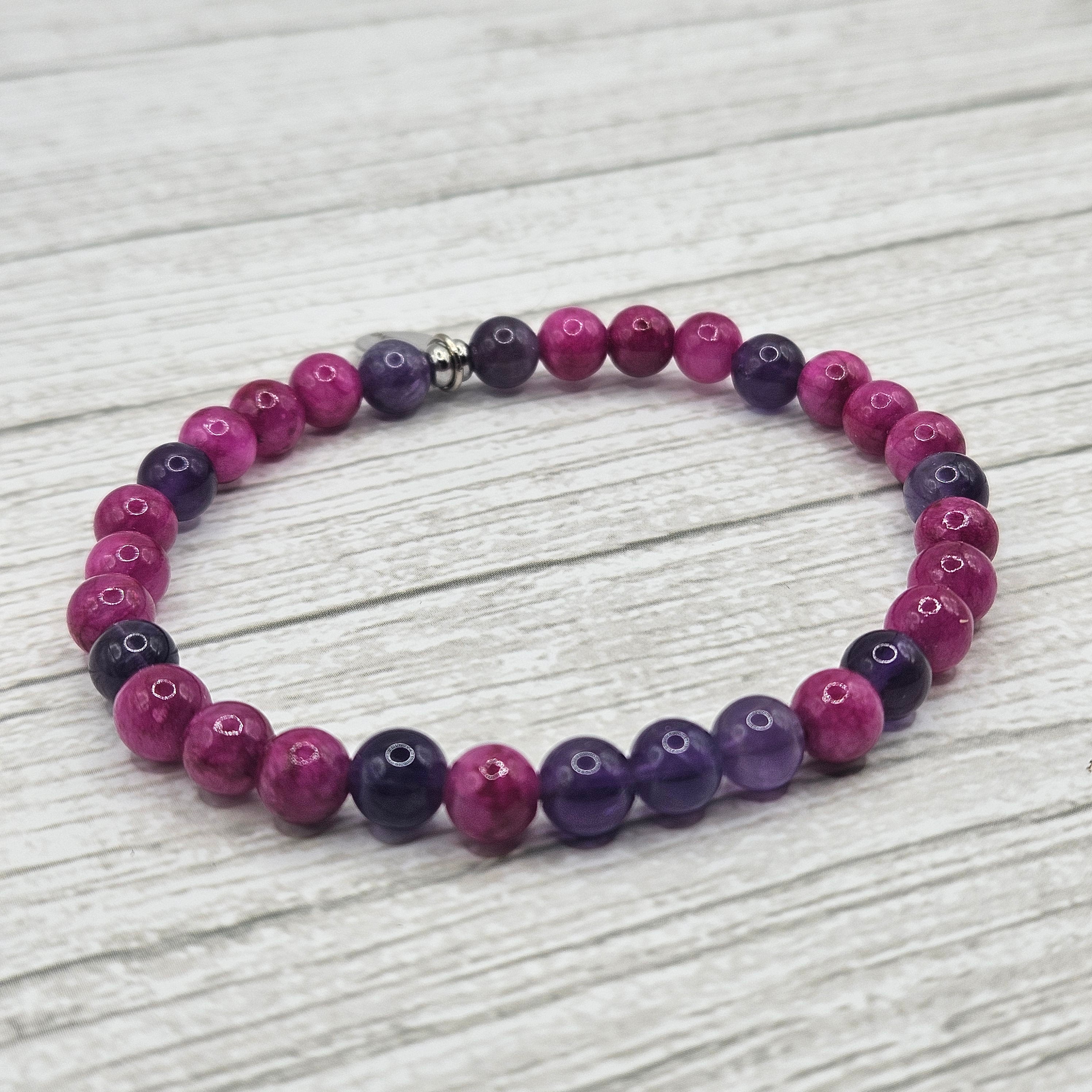 Perlenarmband ELLA mit Ametyst und Jade in Magenta - Duolino Design