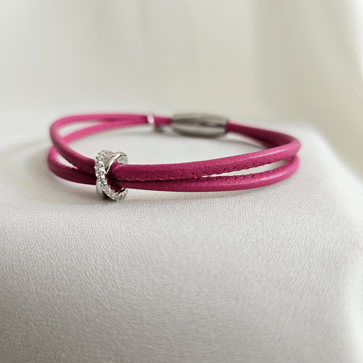 Elegantes Lederarmband Elena in Fuchsia für Sommer - Duolino Design
