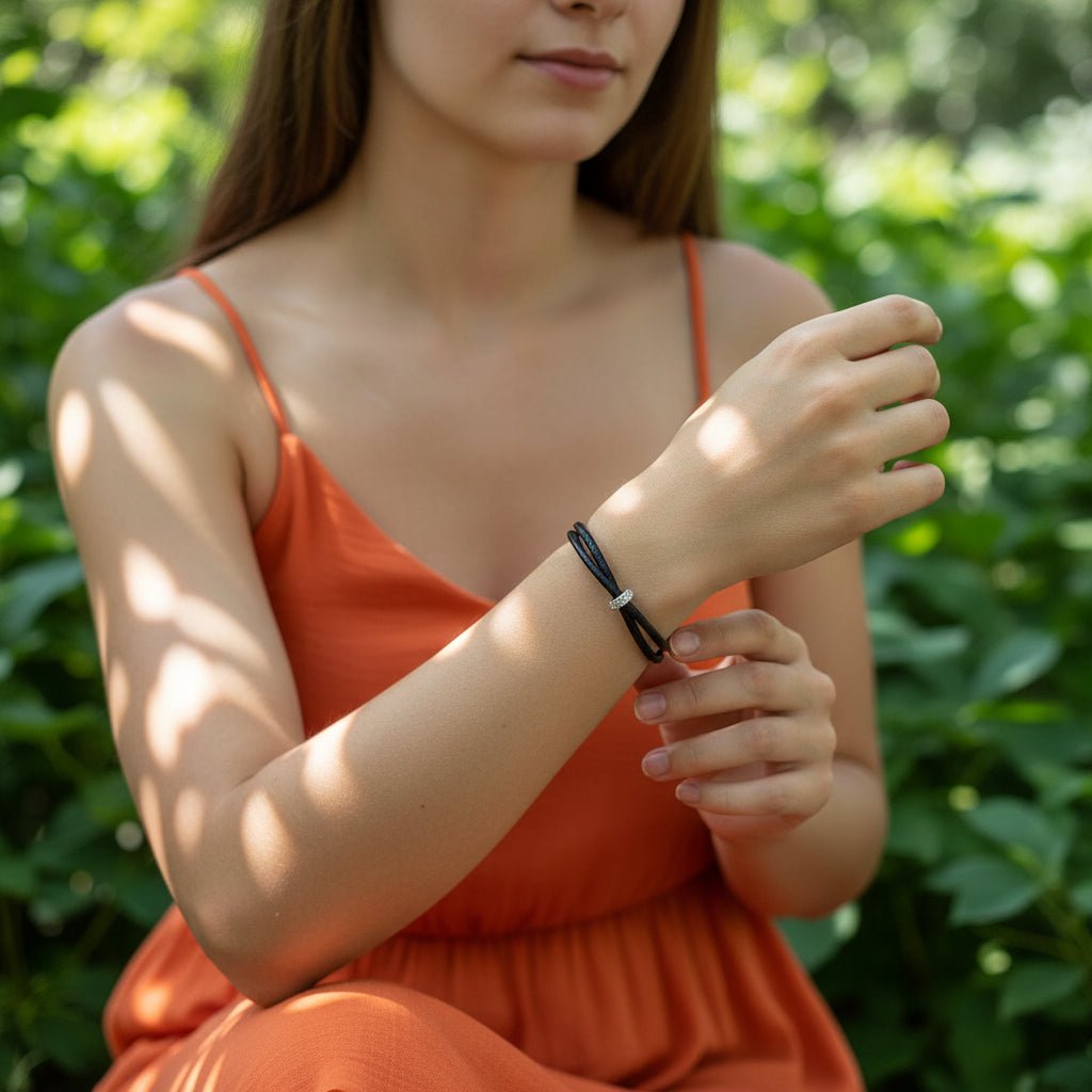 ELEGANTES LEDERARMBAND AVA MIT ZIRKONIA - SILBERCHARM - Duolino Design